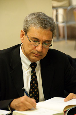 Orhan Pamuk after talk at Smithsonian, 11/23/2009